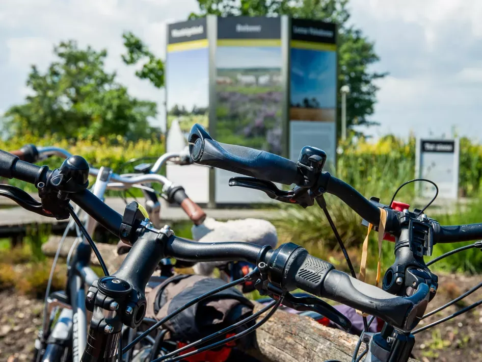Fietsen voor informatiebord
